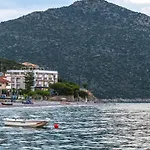 Paraskevas 3* Тирос
