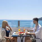 Paraskevas 3* Тирос