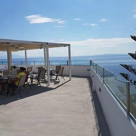 Paraskevas Boutique 3* Tirós