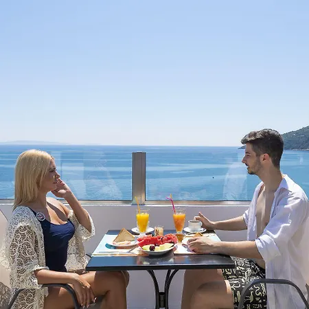 Paraskevas Beach Hotel 3* Tirós