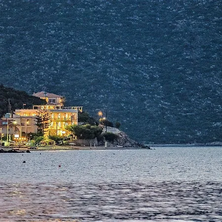 Paraskevas Beach Hotel Tirós