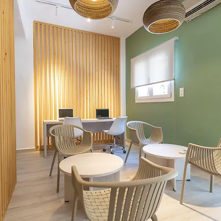 Hotell Paraskevas Tirós