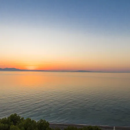 Paraskevas Hotel 3*