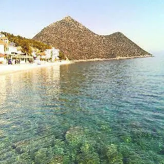 Paraskevas Boutique Hotel&spa 3* Tirós