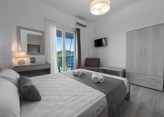 Paraskevas 3* Tirós