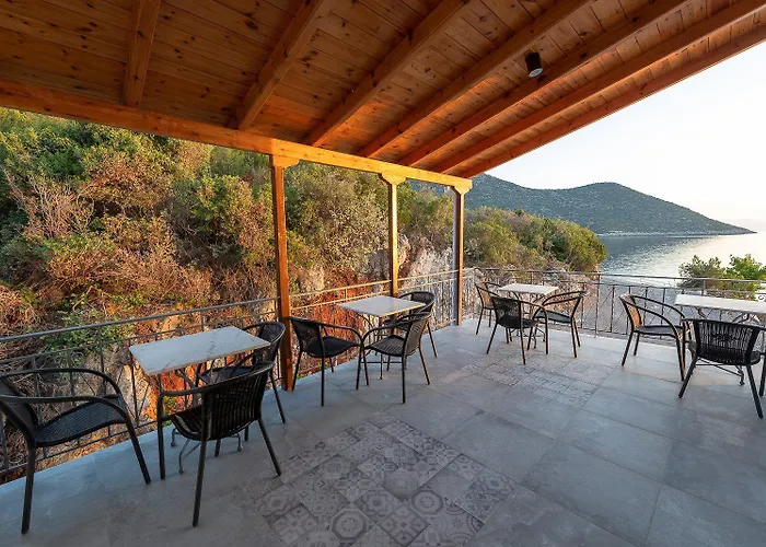 Paraskevas Hotel Tirós