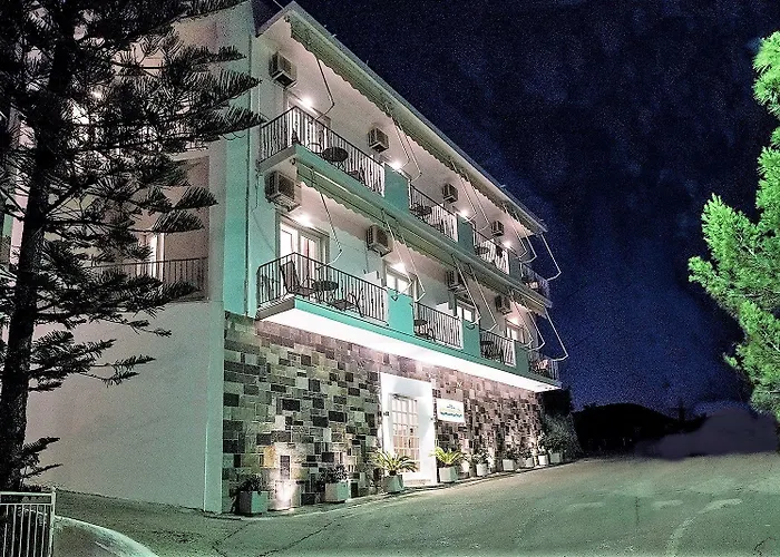 Paraskevas Hotel Tirós