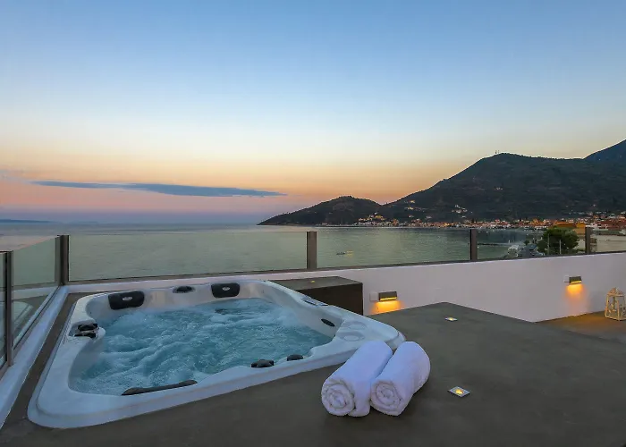 מלון Paraskevas 3*